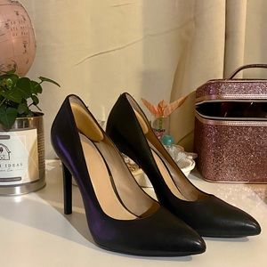 Authentic Pour La Victoire Leather Pumps